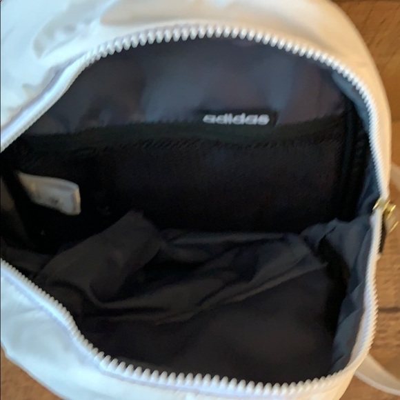 🆕 Adidas Black/White Backpack NWT final mark down - Picture 2 of 6